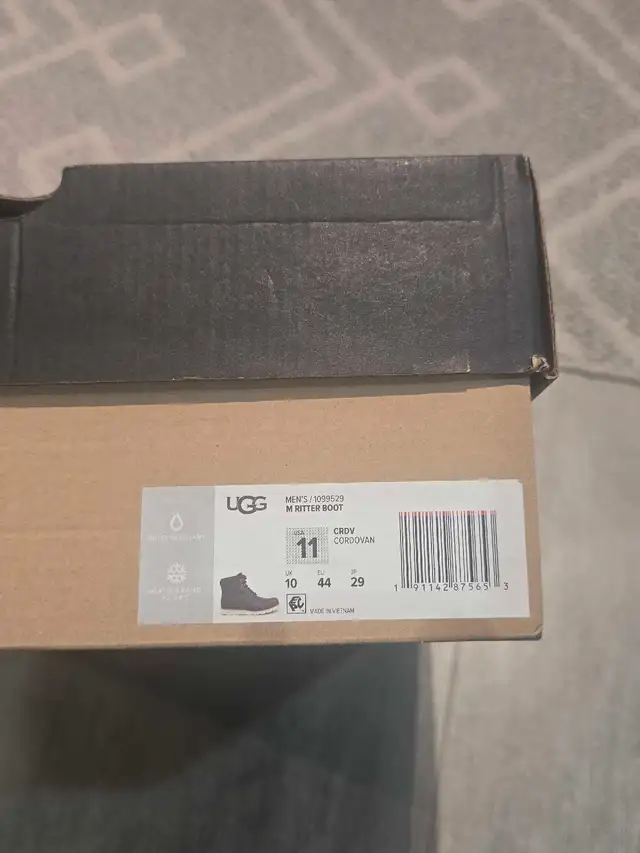UGG Mens Ritter Waterproof Boots, Size 11 in Men's Shoes in City of Toronto - Image 8