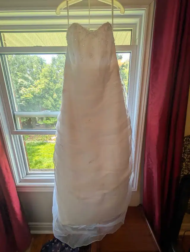 David's Bridal Size 16W Wedding Dress62863279390593121