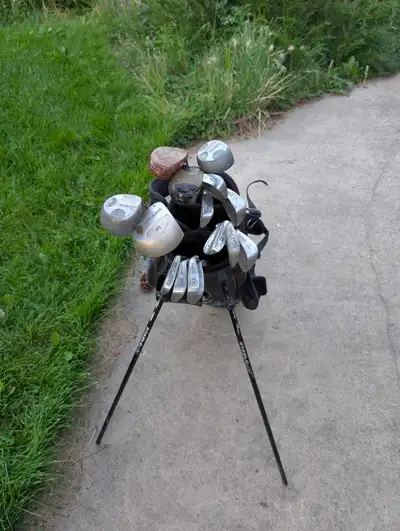 Nickent Golf Bag + Clubs, View more