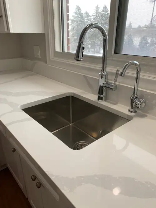 SPACIOUS 2 BEDROOM + 2 PARKING + 2 BALCONIES + 3 CEILING FANS - Yes! Freshly RENOVATED 2-BEDROOM Uni...