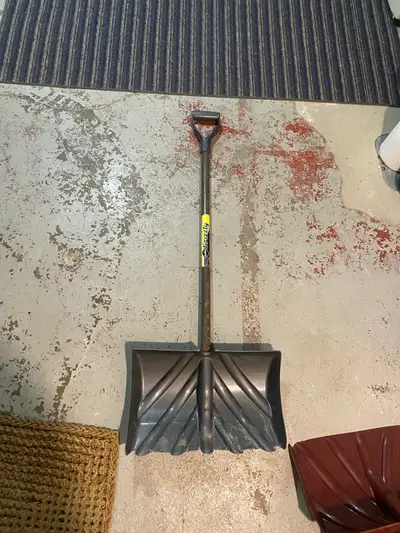 4 snow shovels to choose from, View more