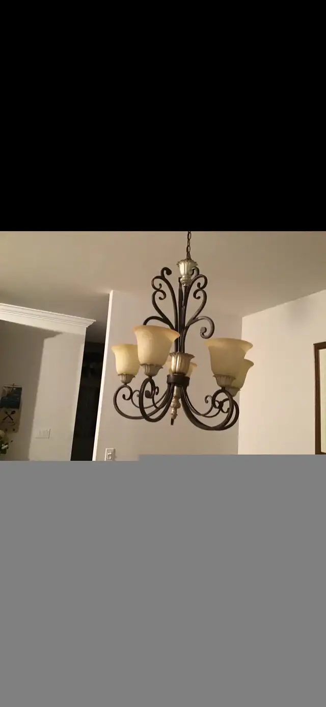 Chandelier in Indoor Lighting & Fans in Hamilton - Image 5