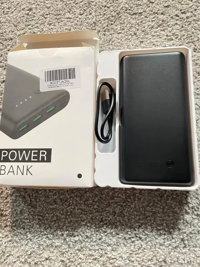 Portable Charger 36800mAh in Cell Phone Accessories in London - Image 2
