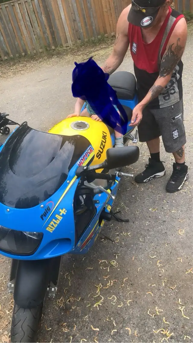 Suzuki gsxr  in Sport Bikes in London - Image 3