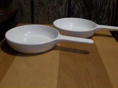 Poêles 7" fleuries CORNING WARE. 20$ chacune, View more