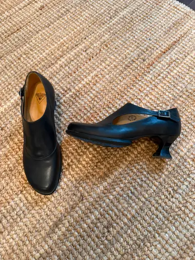 Fluevog Gracias Size 11, View more