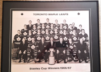 1967 MAPLE LEAFS AUTOGRAPHED 25TH ANNIVERSARY PICTURE