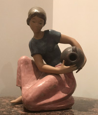 Lladro figurine - Young Water Girl - 2336