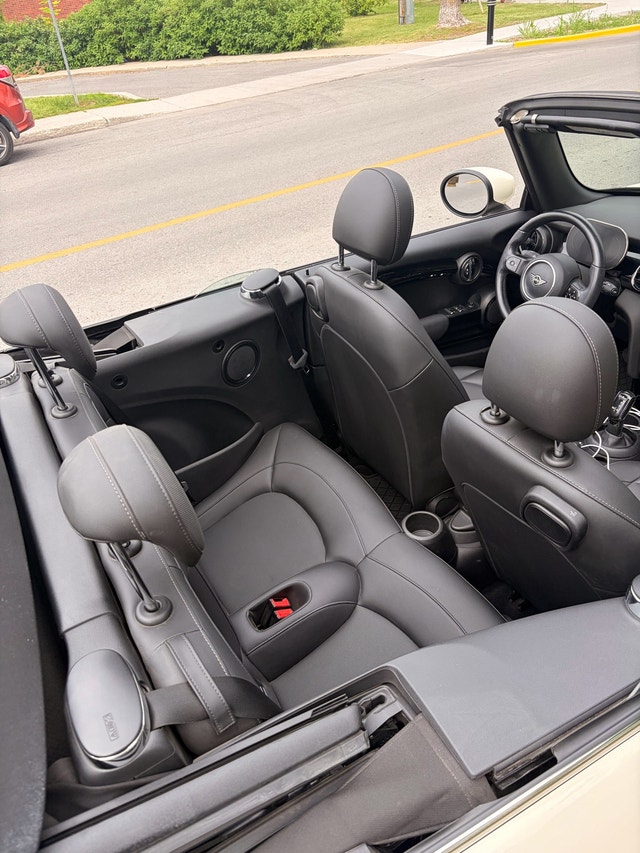 Mini Cooper Convertible — photo 3