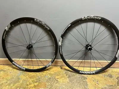 Vision Team 30 Wheelset / 700C / Shimano Hub / Mint!, View more