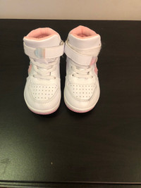 Girls running shoes size 6