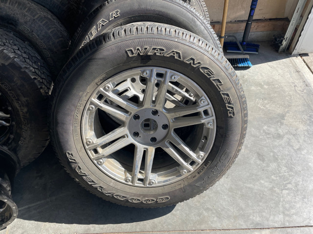 Aluminum 20” rims and 275/60R20 tires  in Cars & Trucks in Red Deer - Image 4