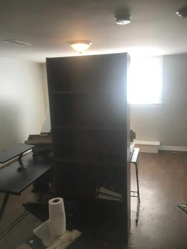 bookshelf in Bookcases & Shelving Units in Oshawa / Durham Region - Image 2