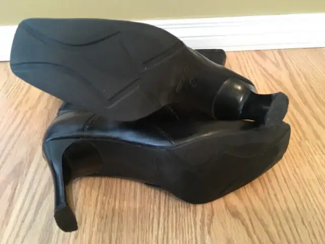 Women’s Shoes/Boots in Women's - Shoes in Calgary - Image 8