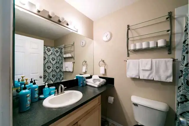 3 BDRM Townhouse For Short Term and Vacational rental in Alberta in Canada - Image 10