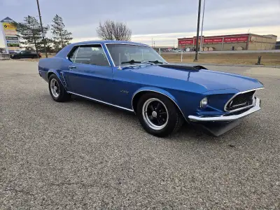 1969 Ford mustang coupe. 289 4 barrel with 4 speed manual transmission. Non matching. Was a Factory...