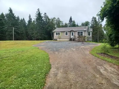 Beautiful secluded home, no close neighbours, built in 2014, full concrete basement, 3 beds, 1 bath,...