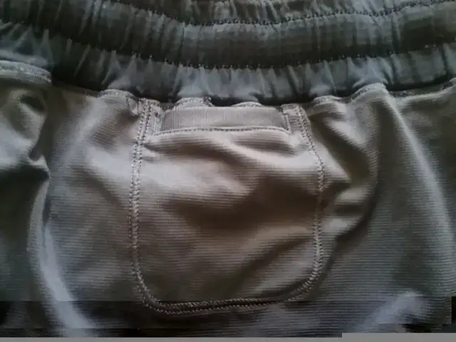 Lululemon Hotty Hot Short Low-rise Black Size 4 in Women's - Bottoms in City of Toronto - Image 9