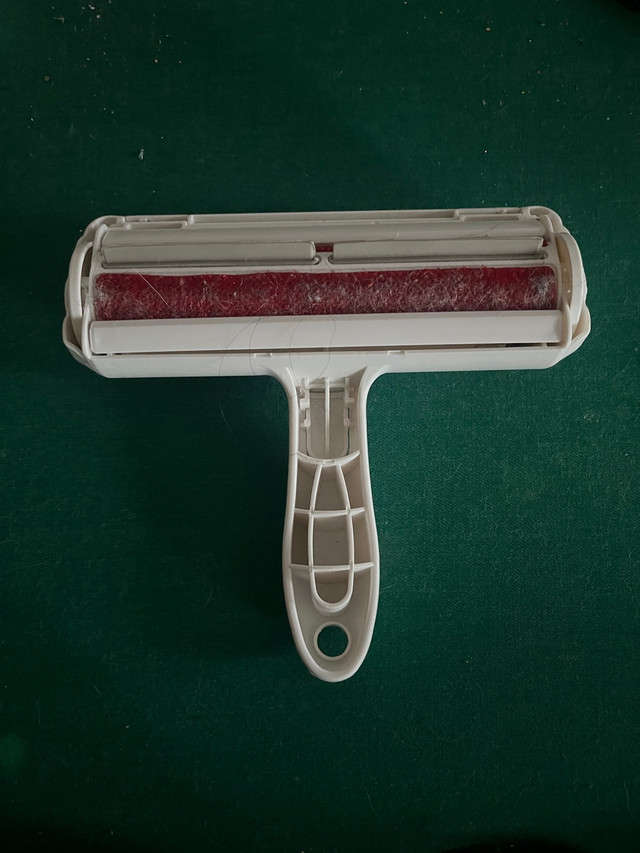 Fur and Lint Remover Roller in Accessories in Oshawa / Durham Region - Image 2