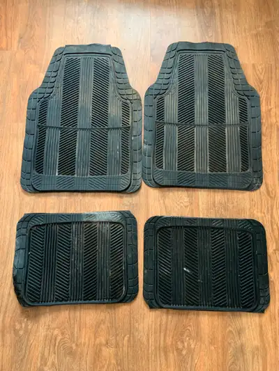 used car floor matts all 4 for $10