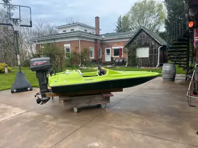 1960’s Speirscraft registered Brand new restoration New custom seats, Bluetooth stereo, teak dash, b...