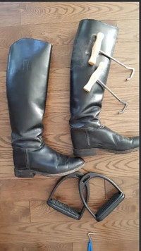 Horse brushes, Boulet show boots size 8 woman's, Dressage books
