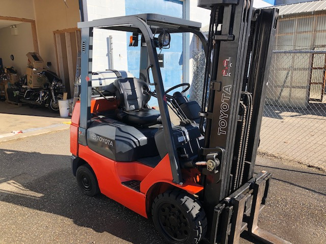 TOYOTA FORKLIFT - 5000 LB in Heavy Equipment in Quesnel