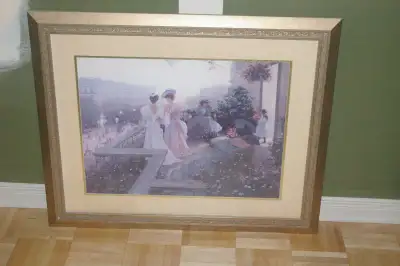 À vendre 1 cadre mesurant environ 32 X 27 pouces. Il y a une vitre qui recouvre la toile. Téléphone:...
