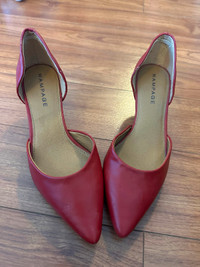 Women’s size 9 red kitten heels