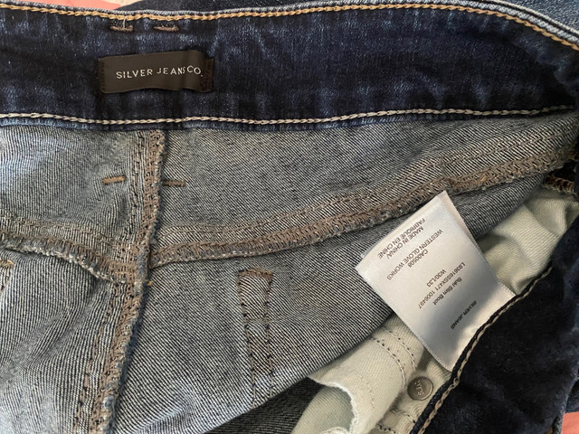 Silver Suki Slim Jeans size 30 in Women's - Bottoms in Saint John - Image 3