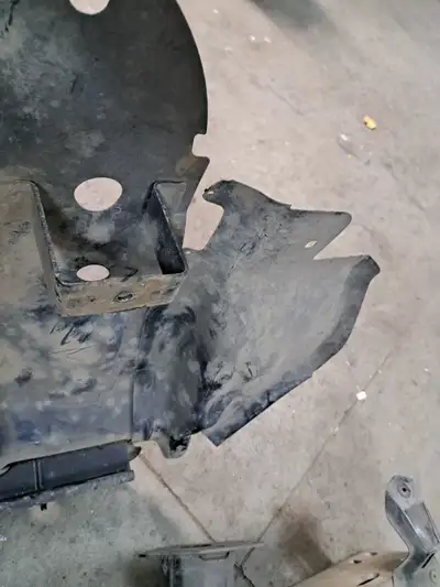 stock parts Skid plate has slight damage