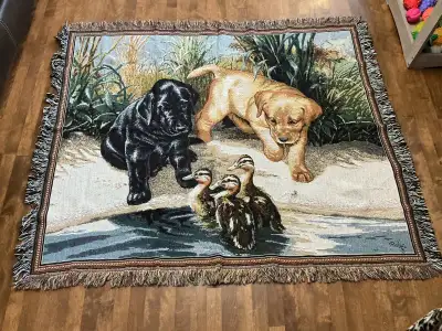 Couverture tapisserie / Tapestry Blanket - Labrador puppies Dimensions: 57” x 48" pouces/inches Voir...