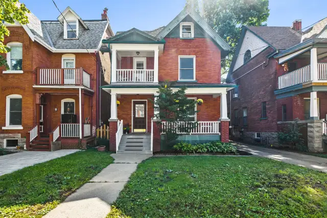 $2,200 / Centretown - Spacious 2-Bedroom Apartment for Rent