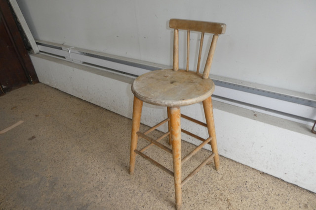 Tabouret en bois ancien dans Art et objets de collection  à Laurentides