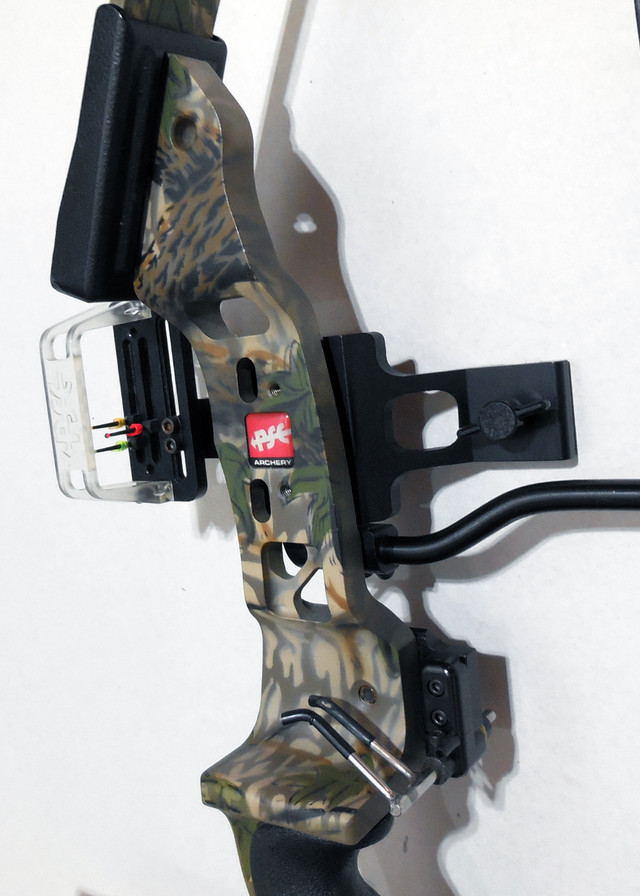 Chasse PSE Thunderbolt droitier dans Pêche, camping et plein Air  à Lanaudière - Image 2