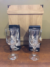 Wine Gift Box & 2 Wine Glasses (New)