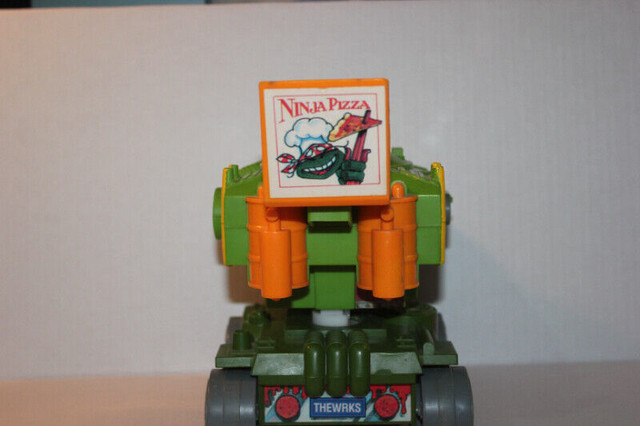 1989 Teenage Mutant Ninja Turtles PIZZA THROWER _VIEW OTHER ADS_ in Arts & Collectibles in Kitchener / Waterloo - Image 3