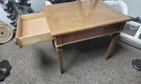 Kroehler End Table with Drawer