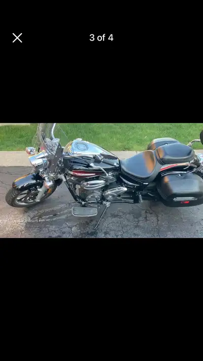 2014 Yamaha V-Star 950cc cruiser bike for sale. It is well maintained and was ALWAYS kept in the gar...