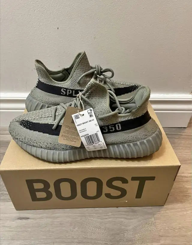 BNIB Yeezy Boost 350 V2 Granite, size 11 in Men's Shoes in Oshawa / Durham Region - Image 2