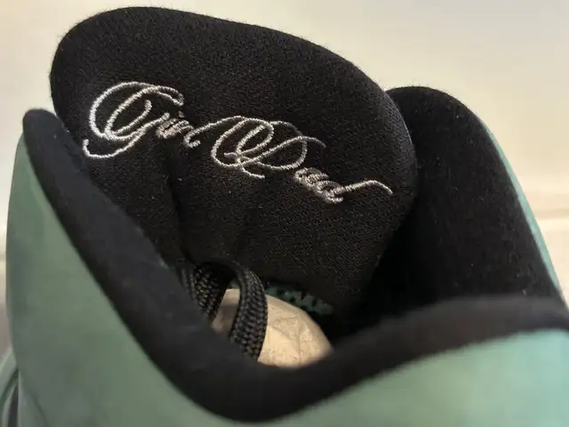 DS Nike Kobe 4 IV Protro Girl Dad Suede Bicoastal Size 10+10.5 in Men's Shoes in City of Toronto - Image 2