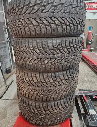Nokian Hakkapeliitta 265/45/20 tires 11/32 or 95% tread $2050 new Tesla Model X Porsche macan honda...