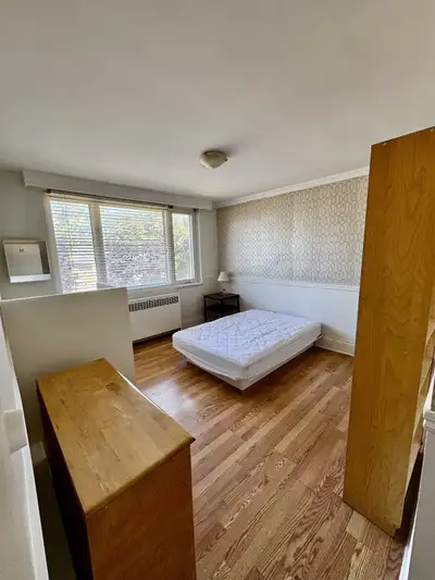 Chambre à louer dans une résidence d’étudiants et de travailleurs à Sainte-Foy. Caractéristiques de...