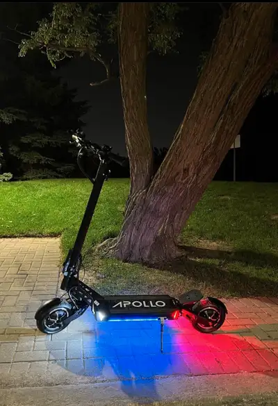 Apollo Ghost Electric Scooter Everything works well. No issues or problems. Top speed of 70-75km/h R...