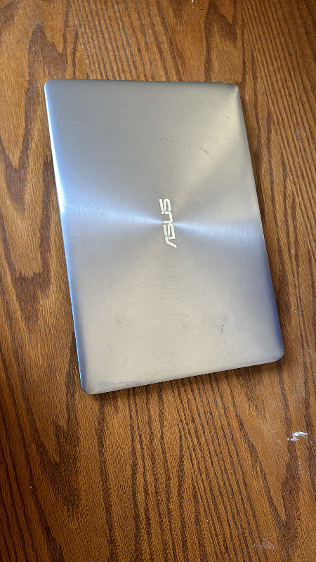 Used laptop- no charger in General Electronics in Markham / York Region - Image 2