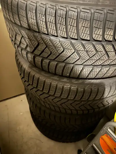 Tesla Model Y Winter Tires & Rims for Sale – Excellent Condition Selling a full set of Tesla Model Y...