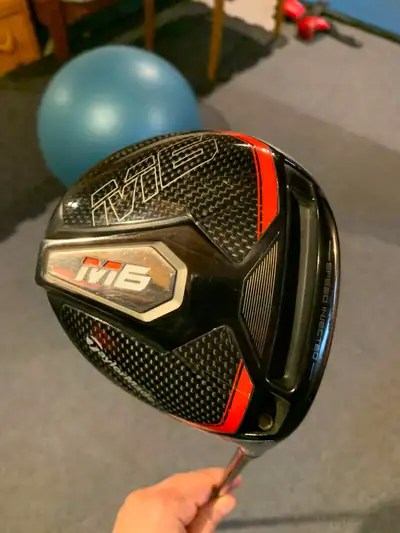 Right handed 10.5 degree with a Fujikura stiff shaft. Excellent condition and barely used.