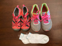 KEEN SANDALS / WATER SHOES, SAUCONY RUNNERS & NEW SOCKS