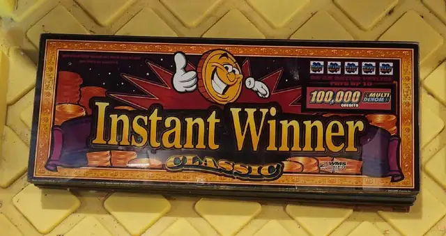 Slot machine glass in Toys & Games in Kawartha Lakes - Image 9