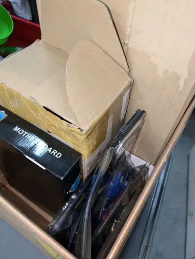For sale all the parts you need to build a 6 GPU mining rig. (GPU and fans Not included). 1800W PSU,...